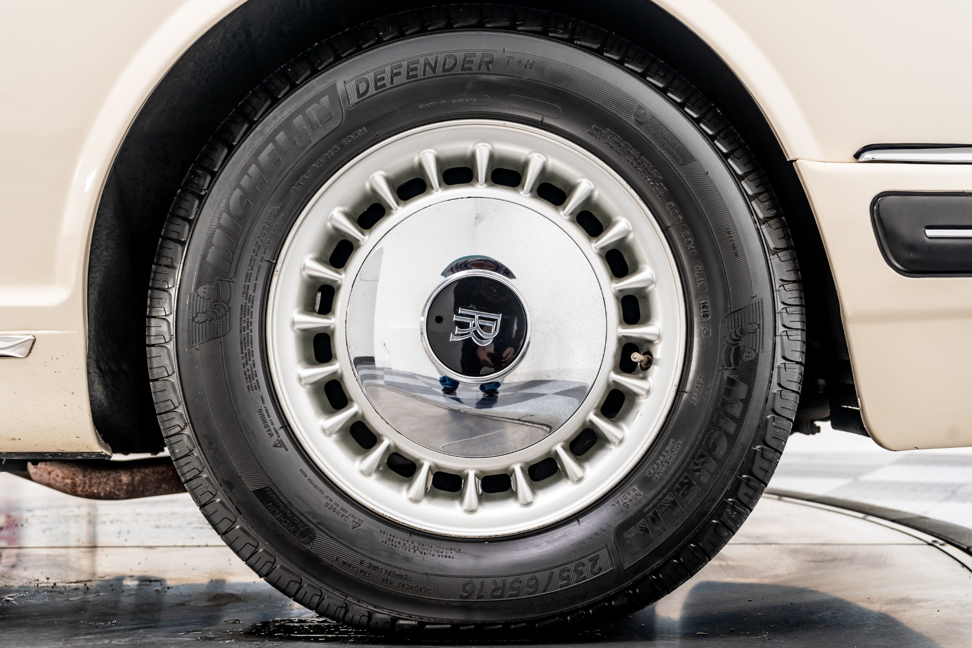 BENTLEY SPOTTING Beauty Rings Debate