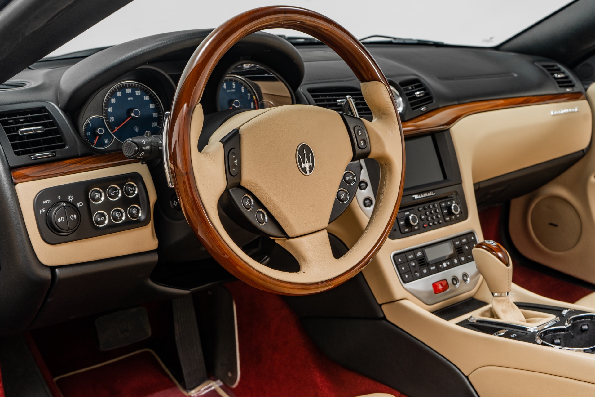 Maserati Quattroporte 2011 Interior