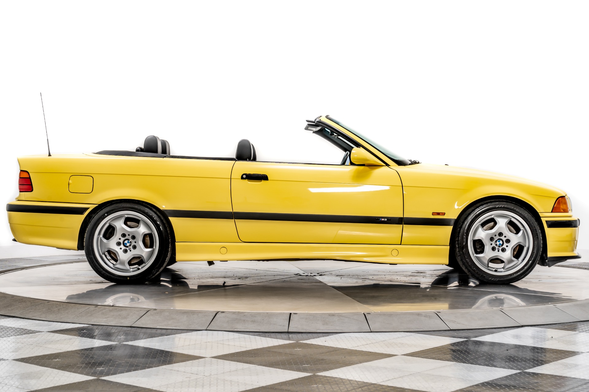BMW M3ボディ Retro Revival: 1969 BMW M3 Concept