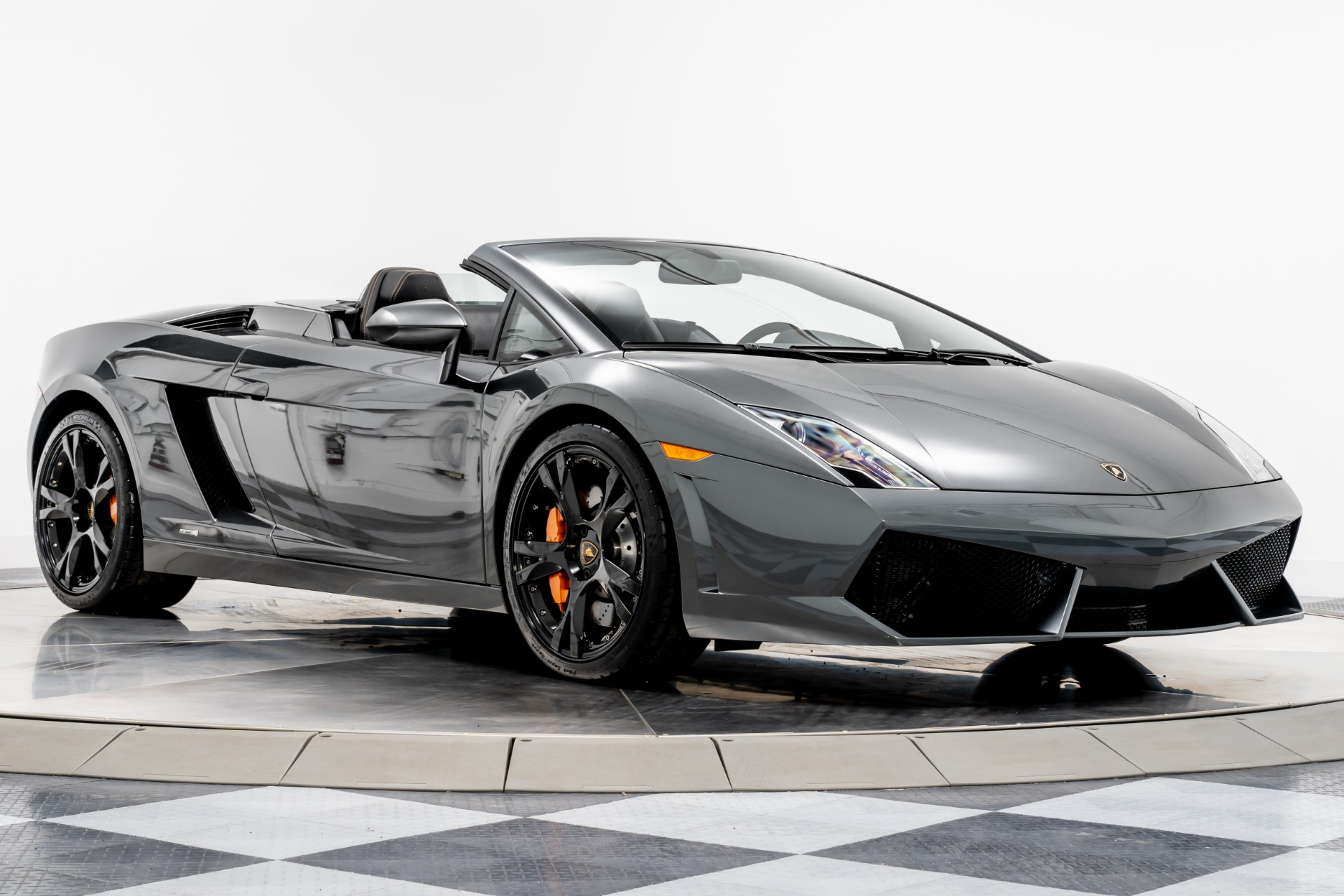 Grigio Lynx Lamborghini Gallardo LP 560-4 Spyder with Black