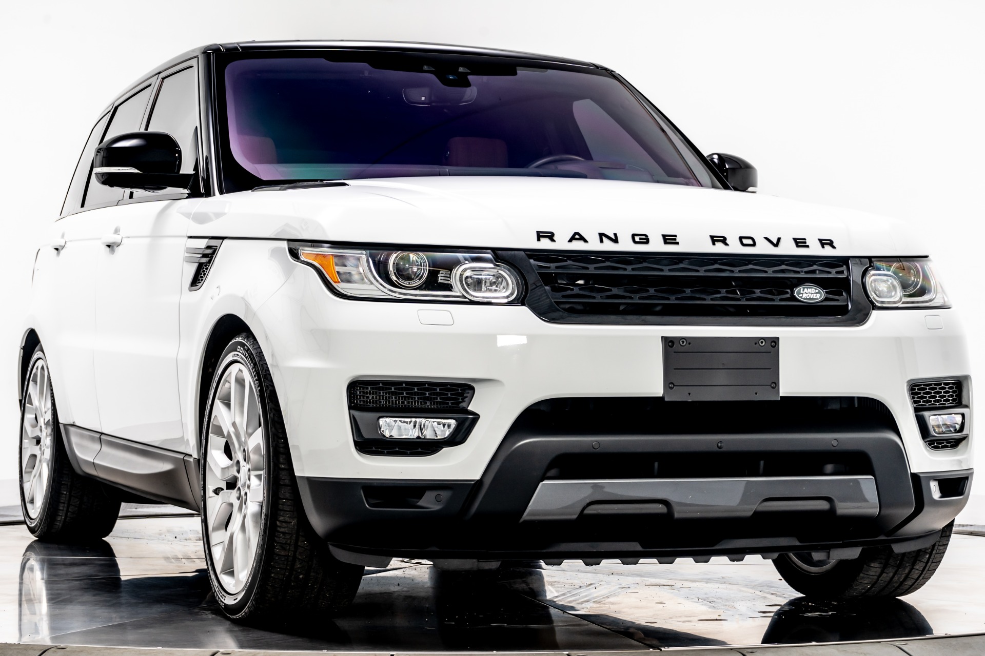 Fuji White Land Rover Range Rover Sport Supercharged Dynamic with