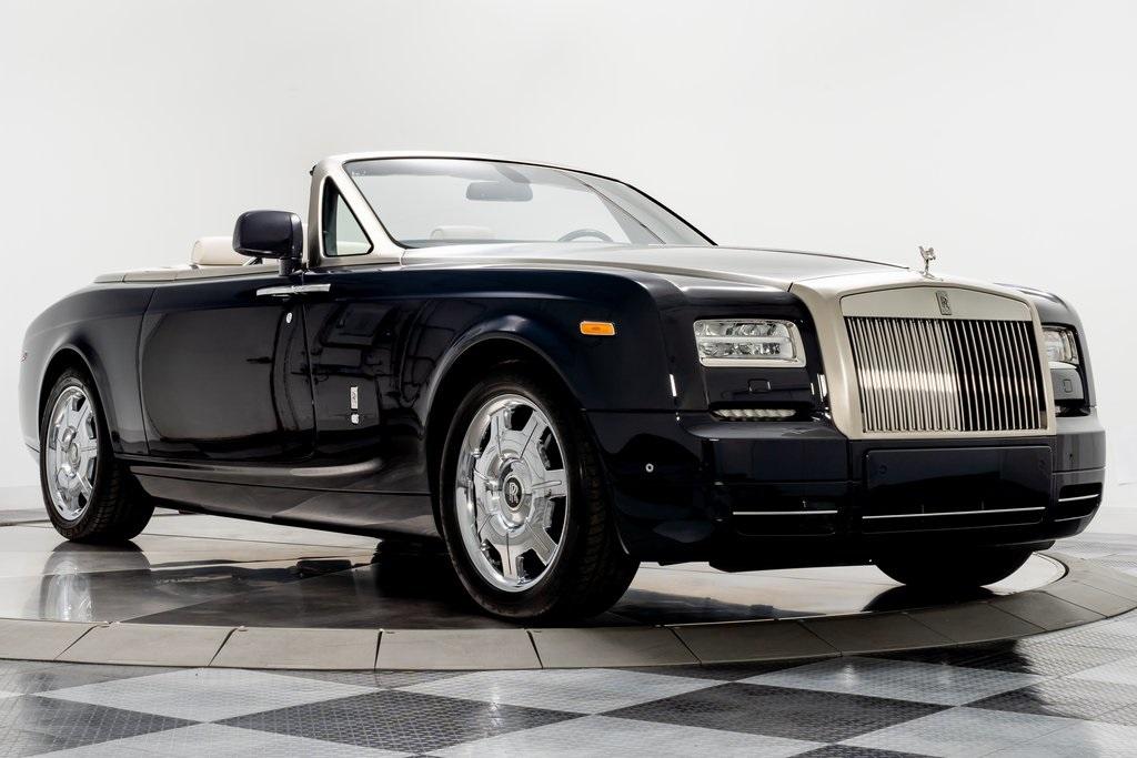 Midnight Blue Rolls-Royce Phantom Drophead Coupe with Seashell