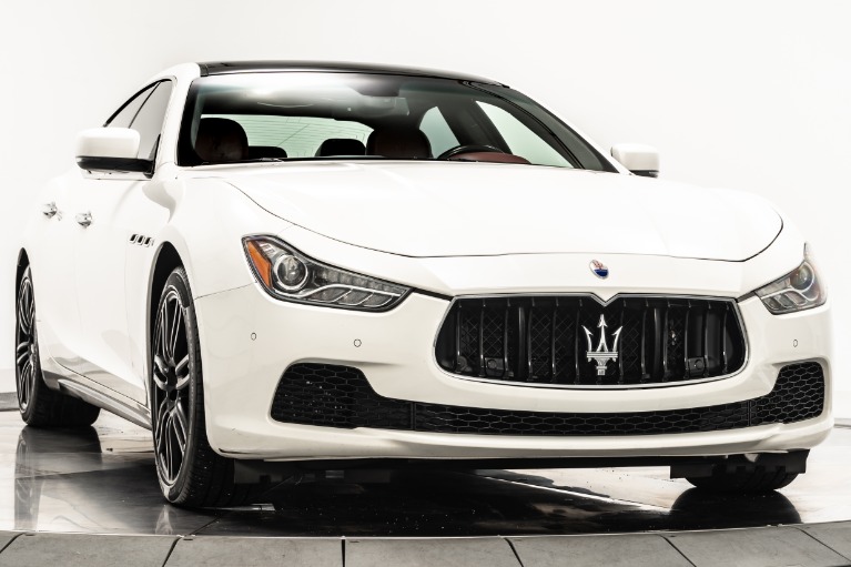 Bianco Alpi Maserati Ghibli S Q4 with Rosso Trofeo Interior For