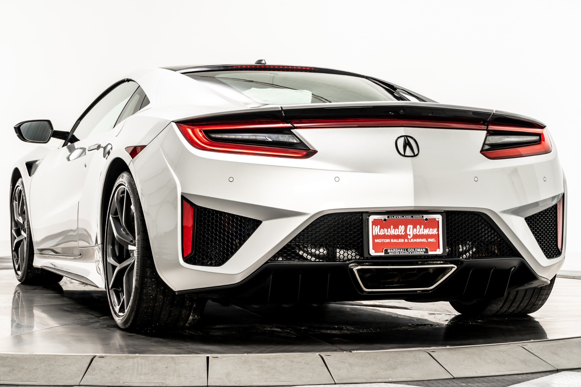 Source Silver Metallic ACURA NSX SH-AWD Sport Hybrid with Indigo