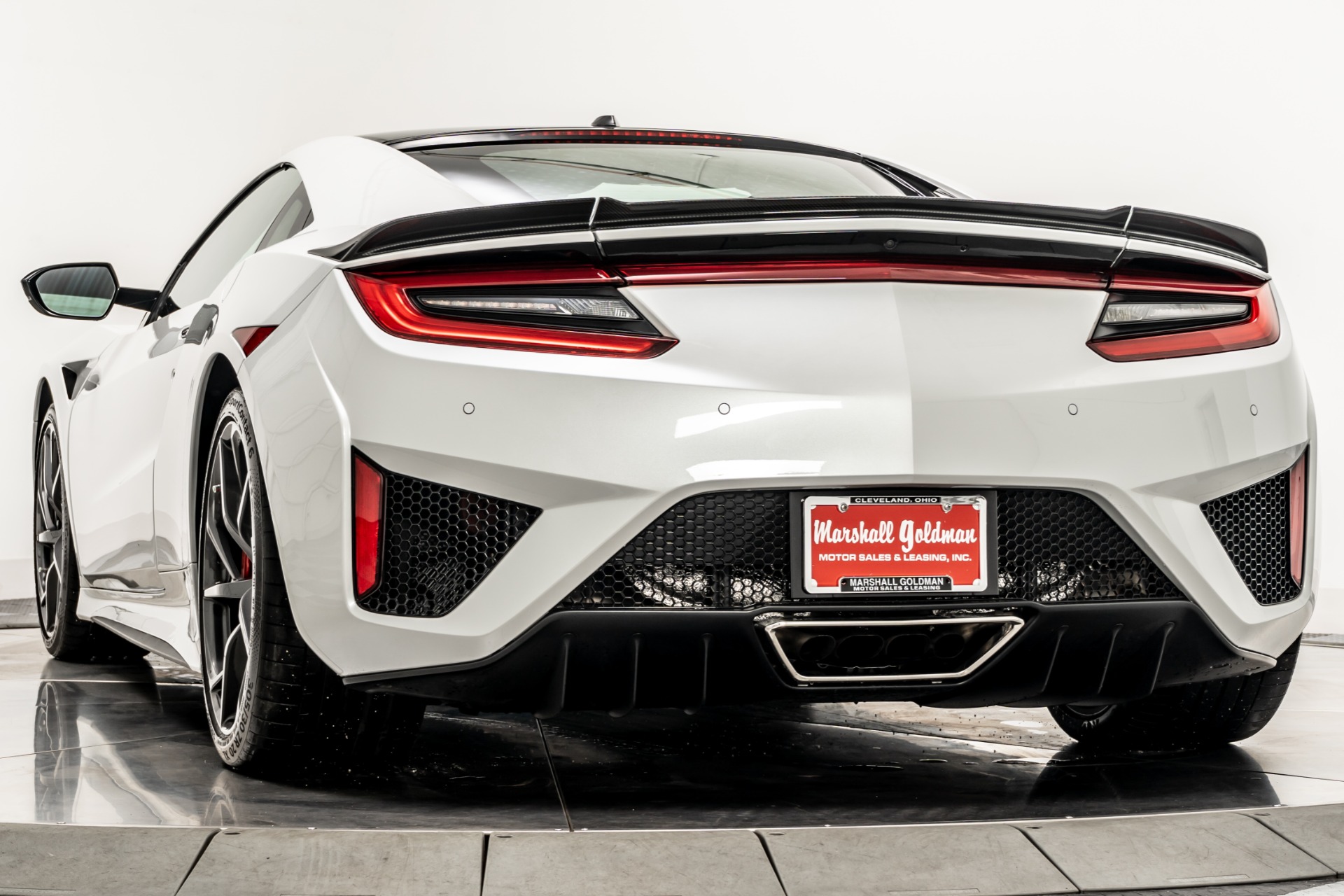 Casino White Pearl ACURA NSX SH-AWD Sport Hybrid with Ebony