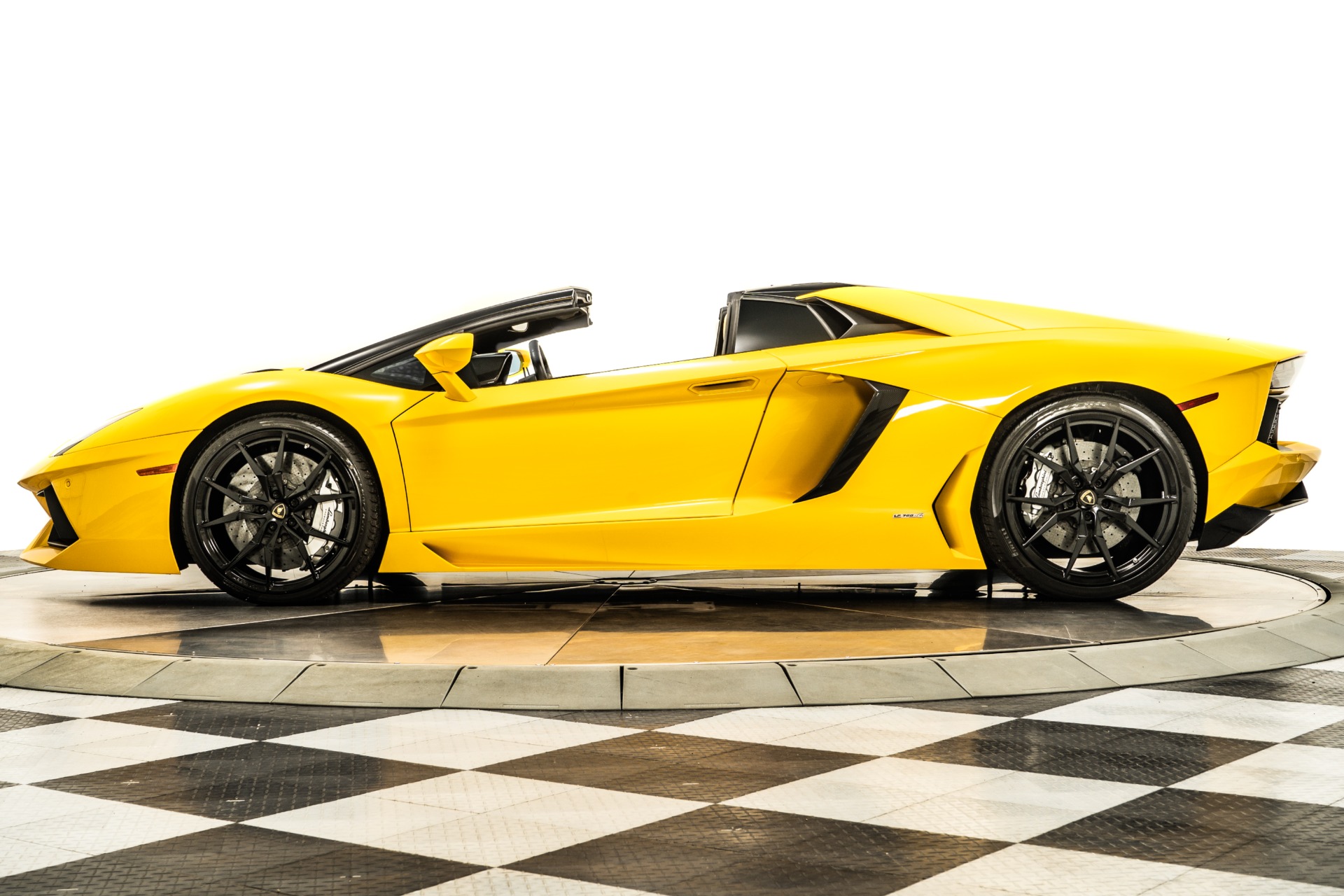 Giallo Orion Lamborghini Aventador LP 700-4 Roadster with Giallo