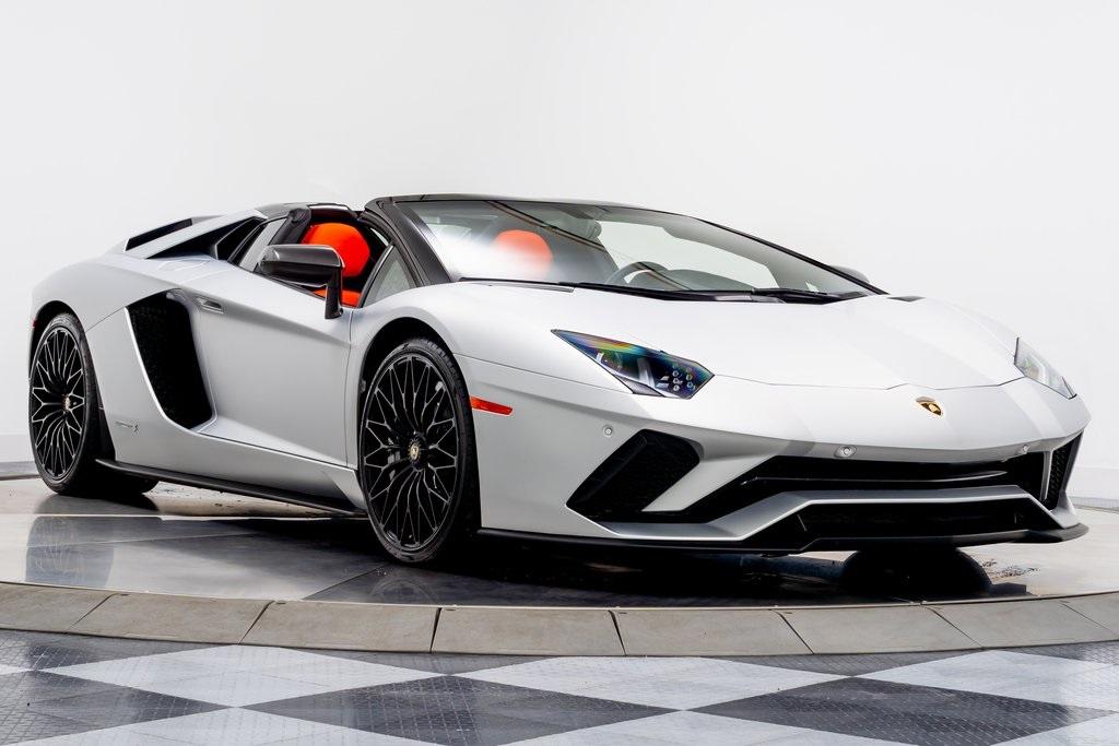 Grigio Adamas Lamborghini Aventador S Roadster with Nero Ade