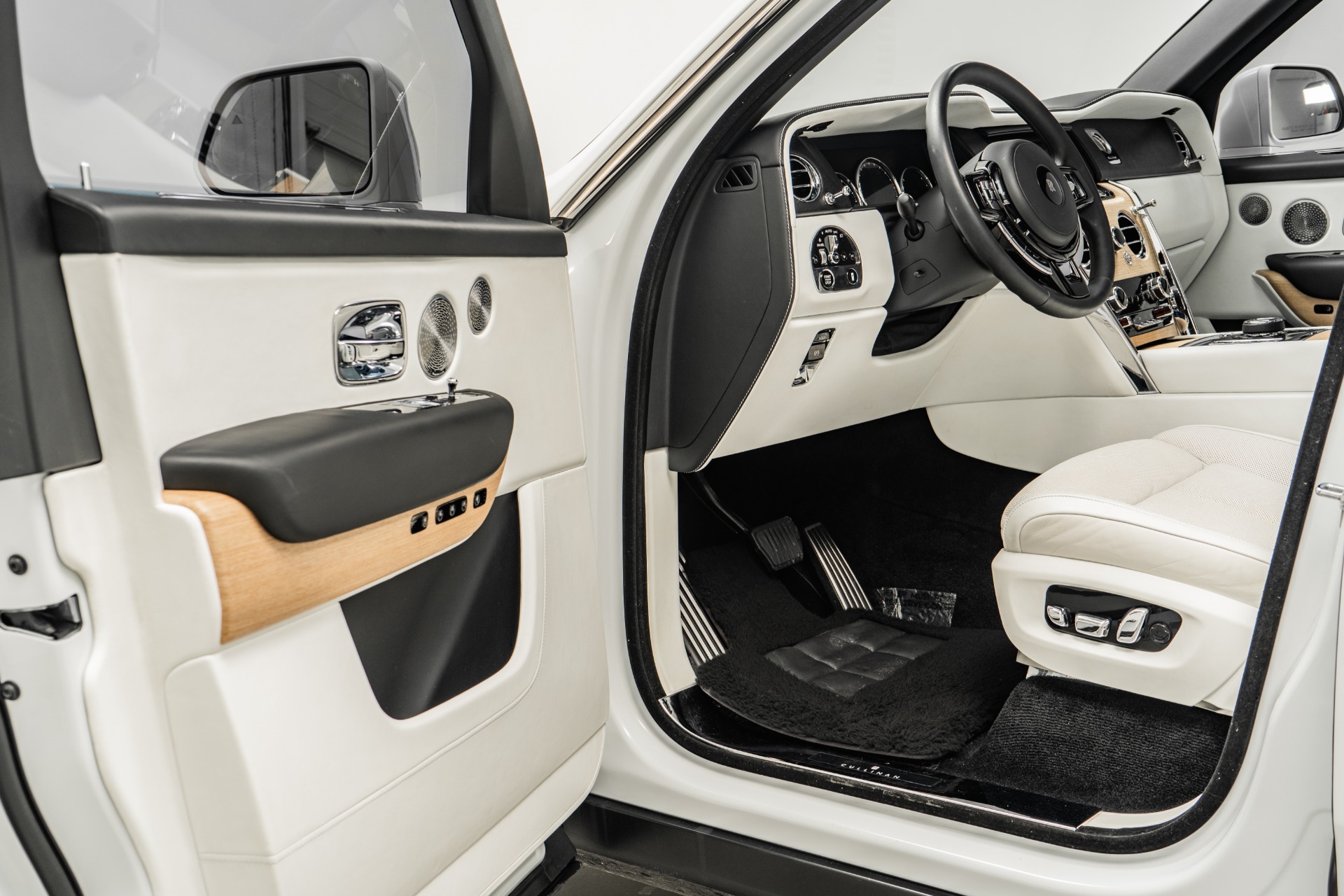 Used 2019 RollsRoyce Cullinan For Sale Sold  Marshall Goldman Motor  Sales Stock BHRRCWHBL