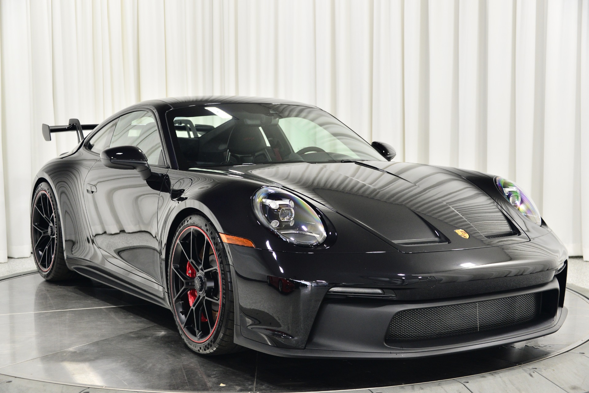 【SPARK】限定150 Porsche911 GT3 BlackEdition Jet Black Metallic Porsche 911 GT3 with Black w/ Guards Red