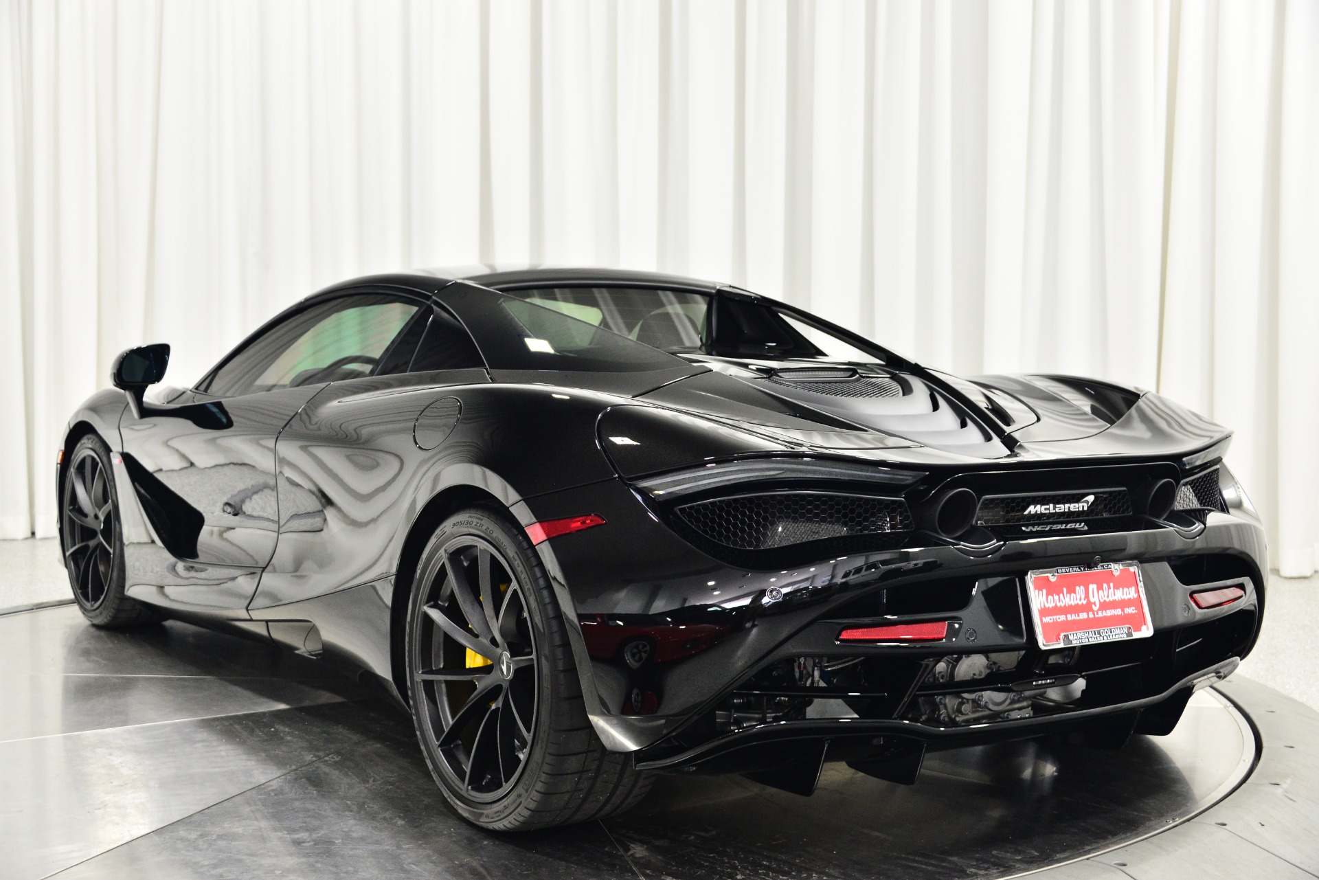 Onyx Black McLaren 720S Performance Spider with Carbon Black