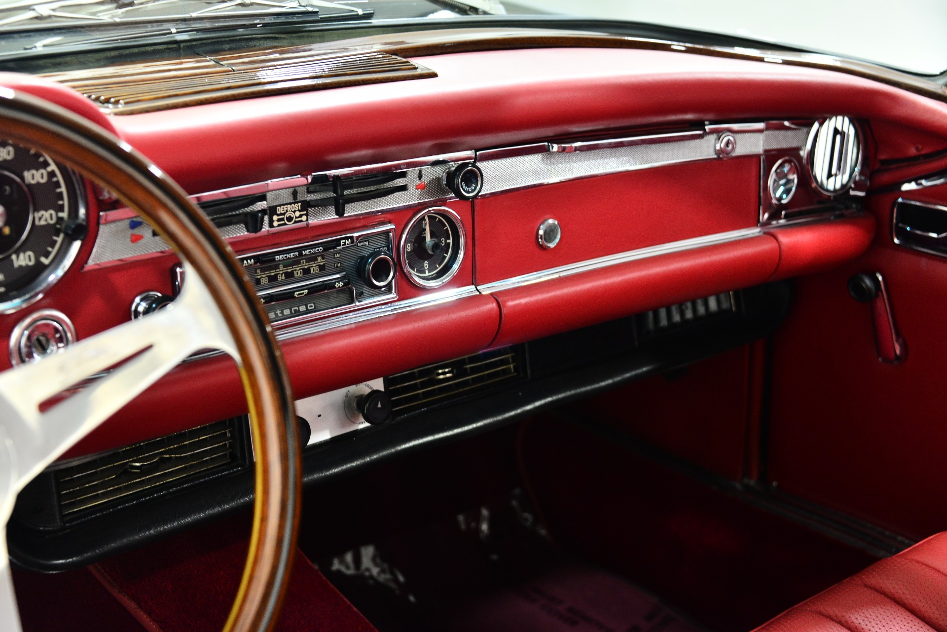 1971 MERCEDES-BENZ 280SL ROADSTER - Vehicle | Barrett