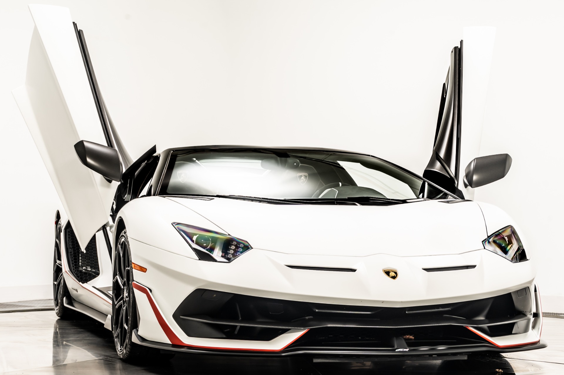 Bianco Phanes Lamborghini Aventador LP 770-4 SVJ Roadster with