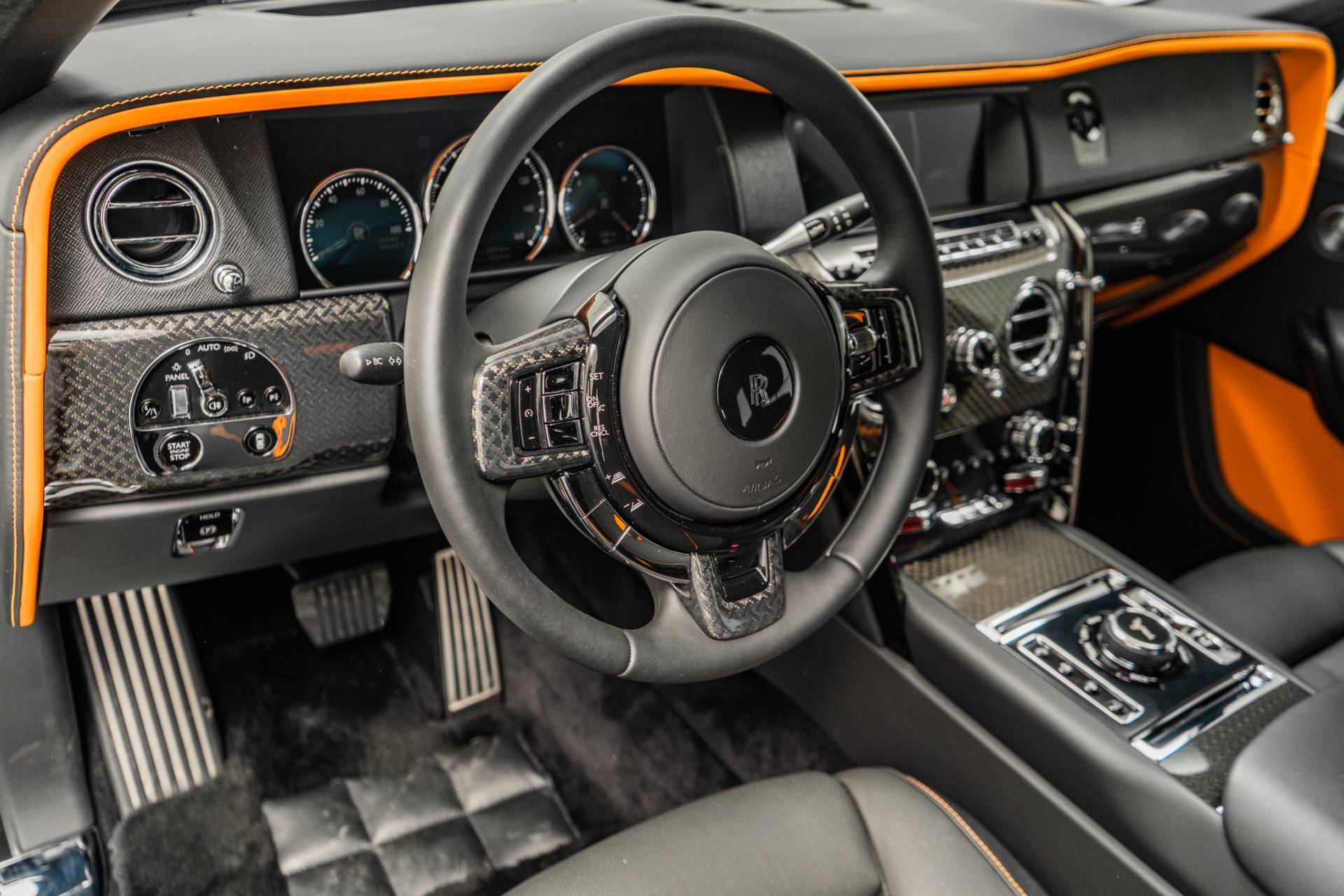 RollsRoyce Cullinan màu sơn độc nhất Việt Nam nội thất Hermes về tay đại  gia Việt