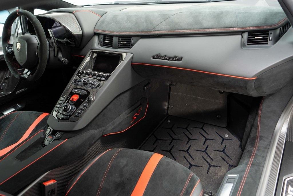 Lamborghini Aventador Superveloce Interior