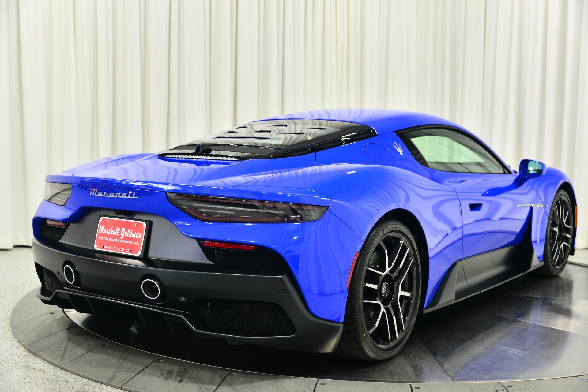 1:64 MC20 BLU INFINITO – US - Maserati Store