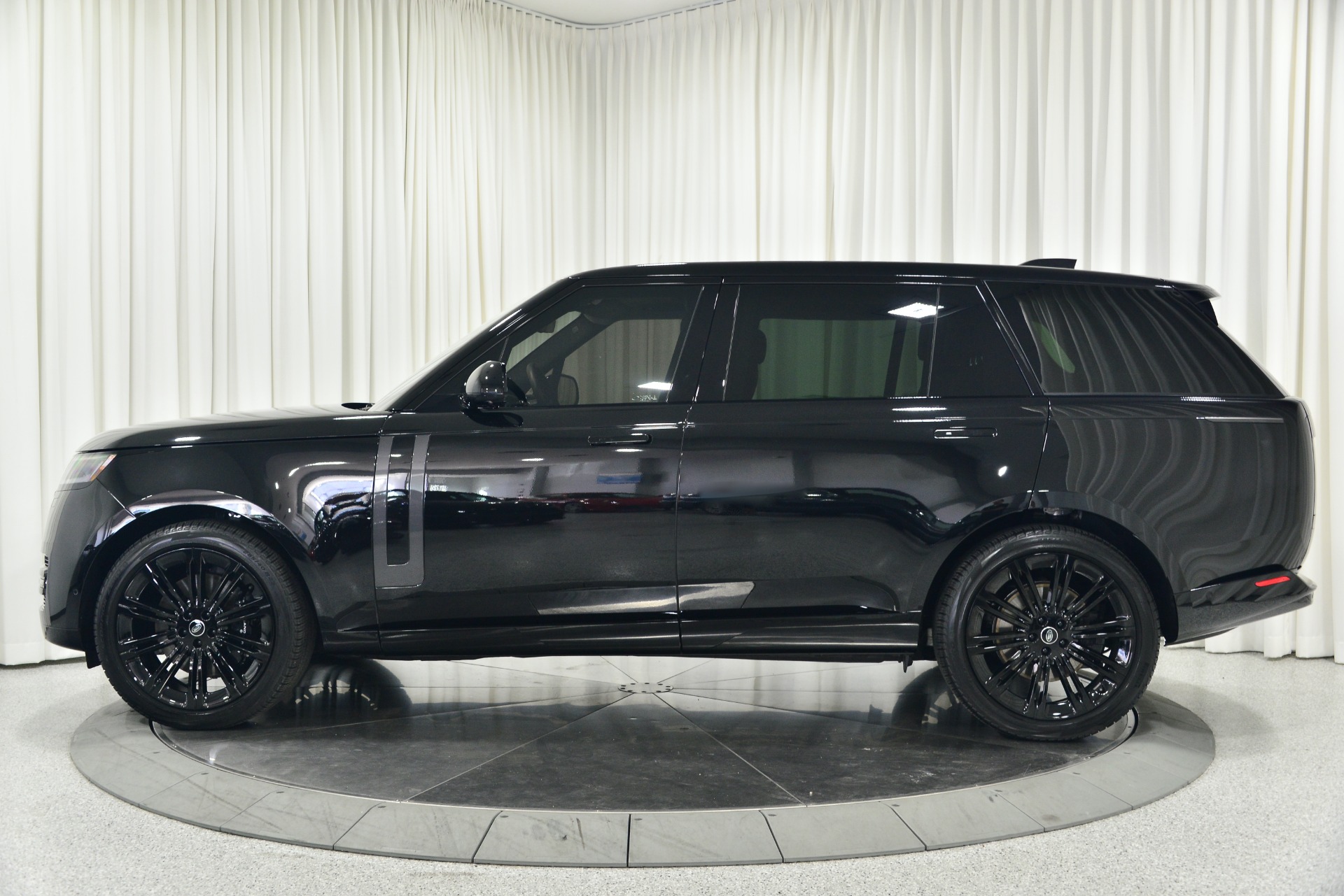 Used 2023 Land Rover Range Rover P530 SE LWB 7 Passenger For