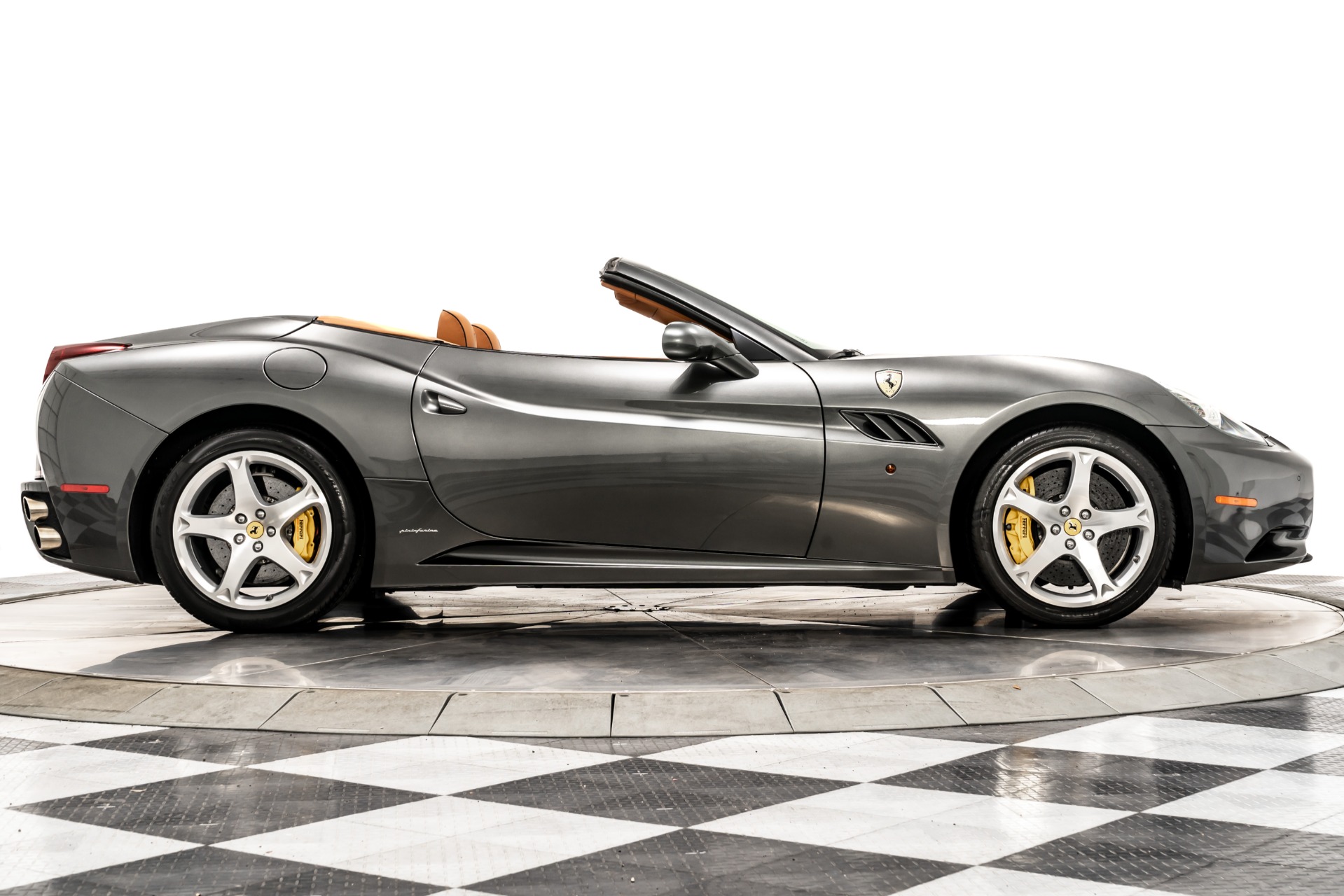 Ferrari California カタログ Used 2014 Ferrari California T £84,950 7,000 miles Grigio
