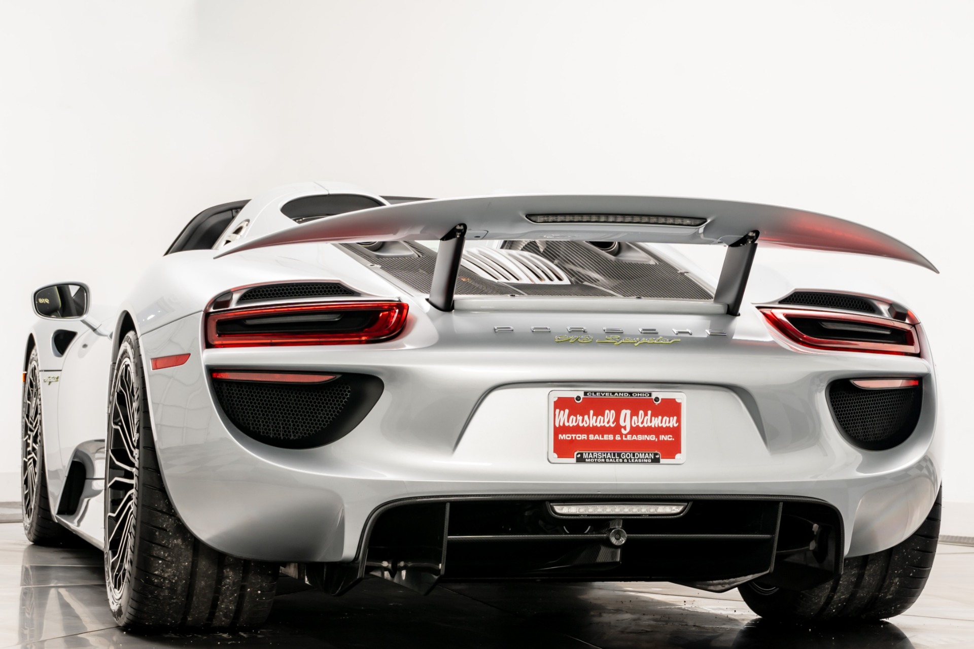 Rhodium Silver Metallic Porsche 918 Spyder with Onyx Black
