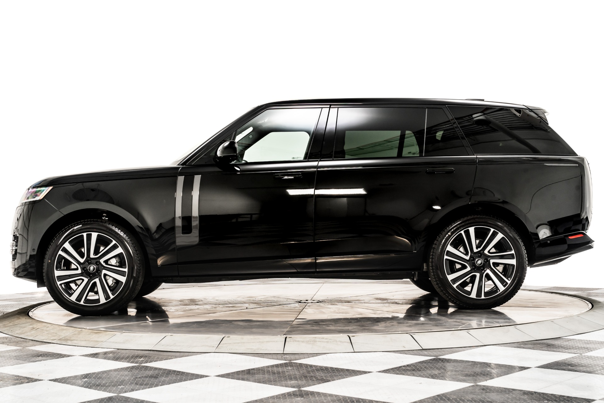 Used 2023 Land Rover Range Rover P530 SE LWB 7 Passenger For