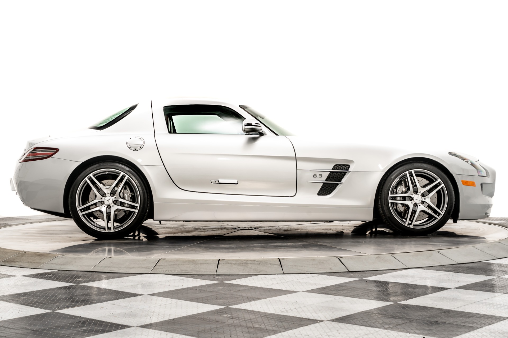 Mercedes SLS AMG ホワイト SLS AMG（メルセデス・ベンツ）クーペ マットホワイト