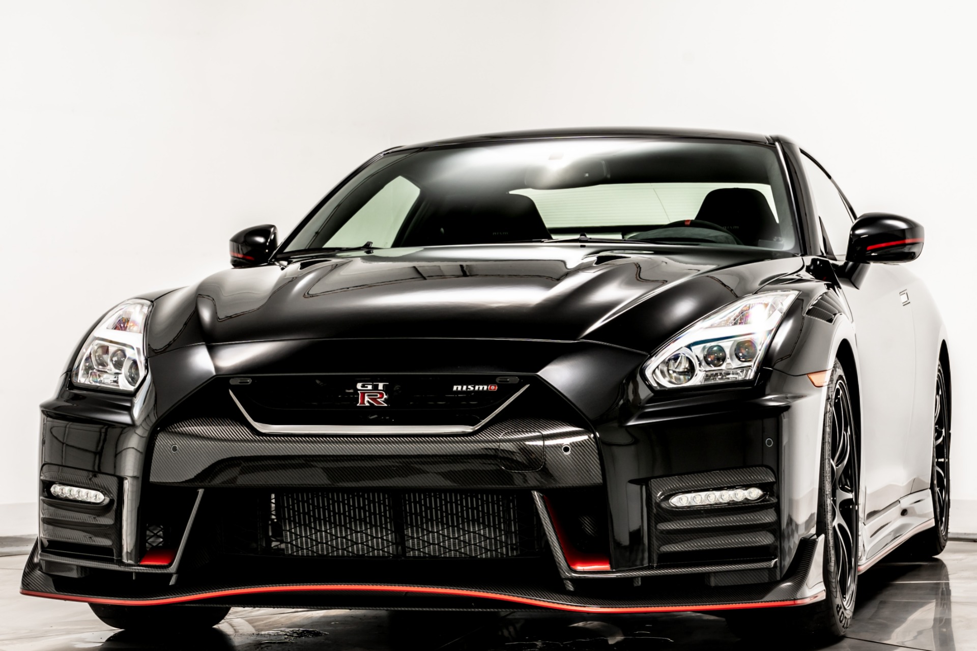 Jet Black Pearl Nissan GT-R NISMO with Black Interior For Sale
