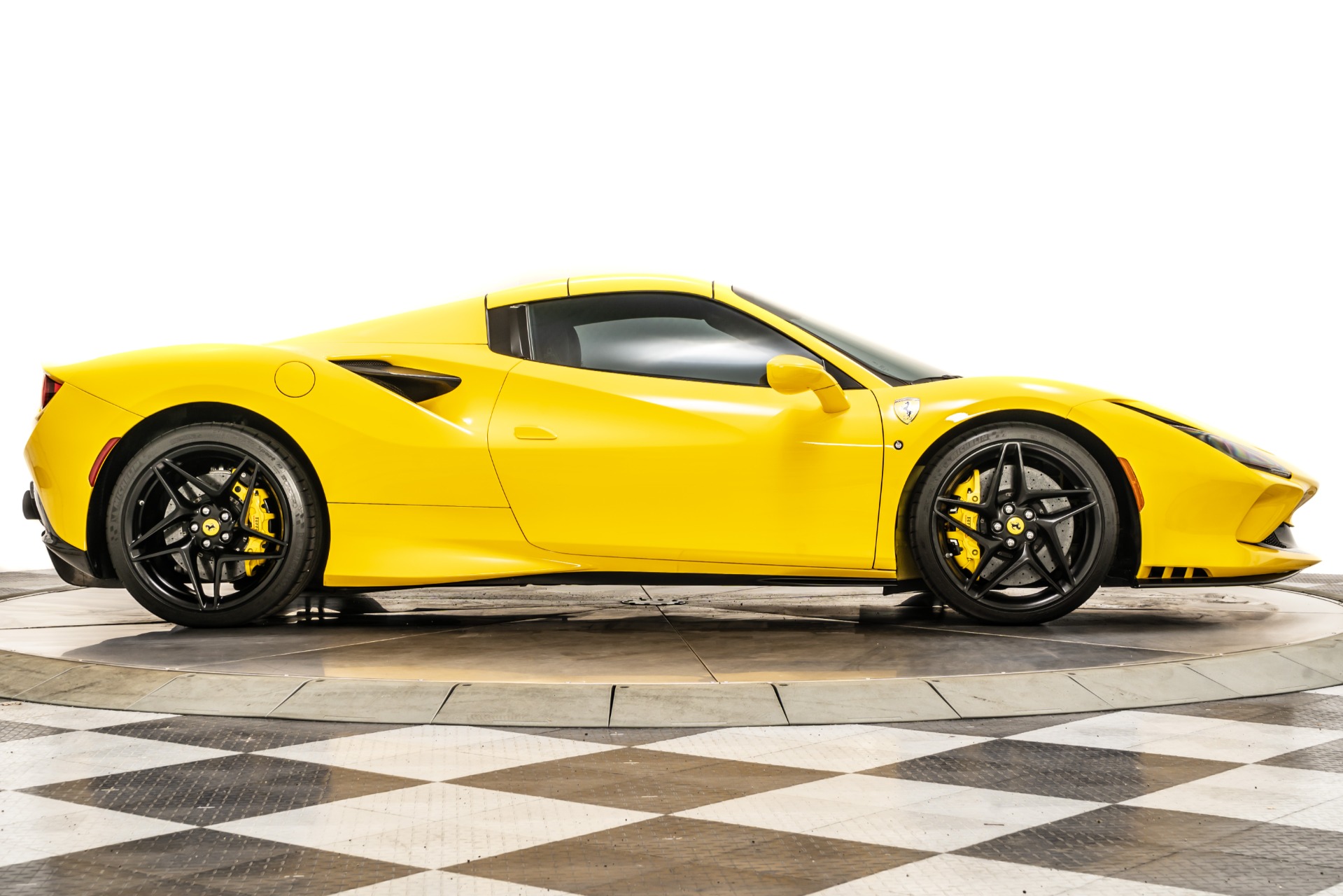 Ferrari イエロー Used 2021 Ferrari F8 Spider For Sale (Sold) | Marshall