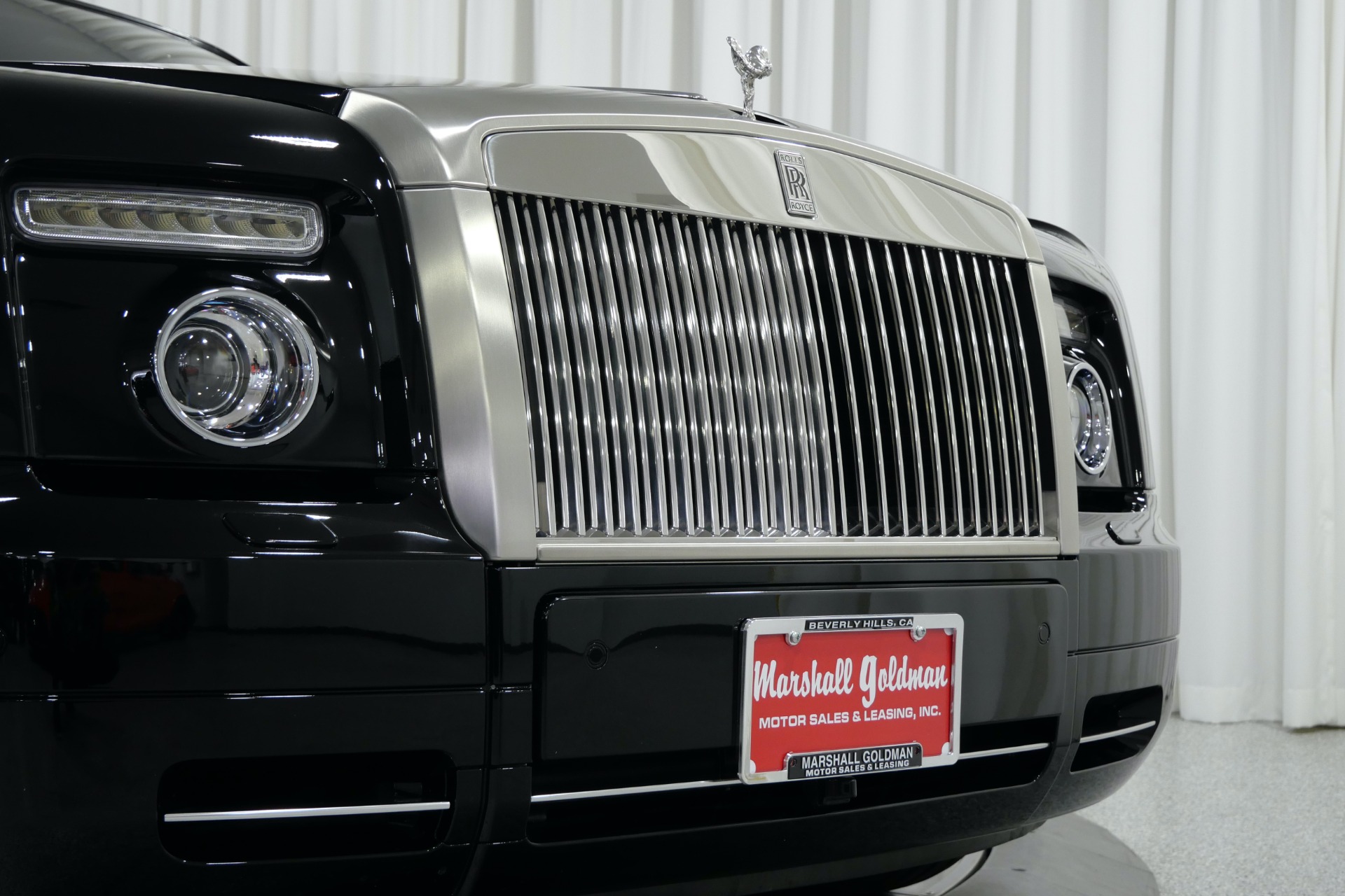 洋書 ROLLS ROYCE IN AMERICA New-2023-Rolls-Royce-Ghost.jpg