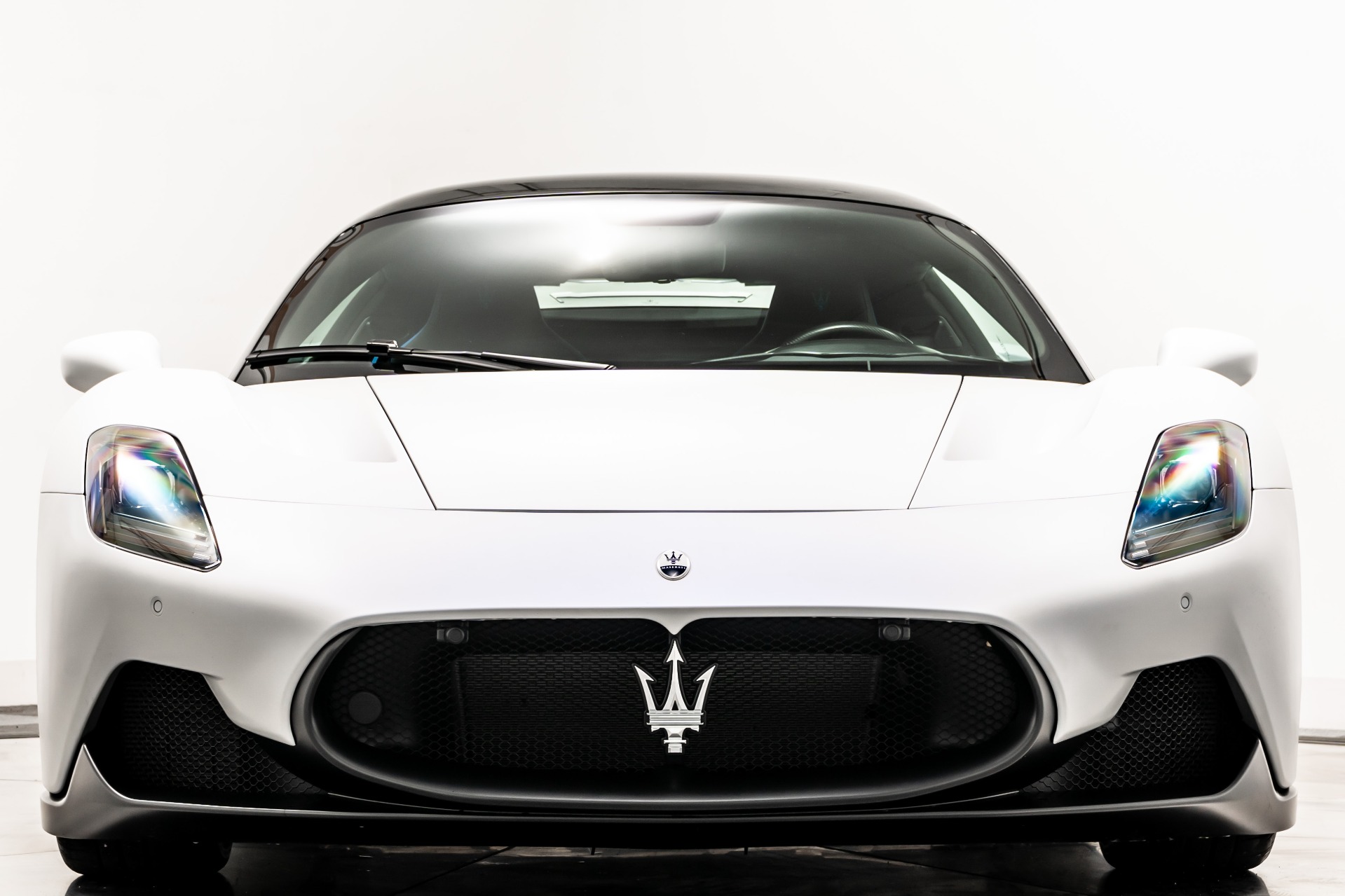 Bianco Audace Matte Maserati MC20 with Nero/Blue Cielo Interior