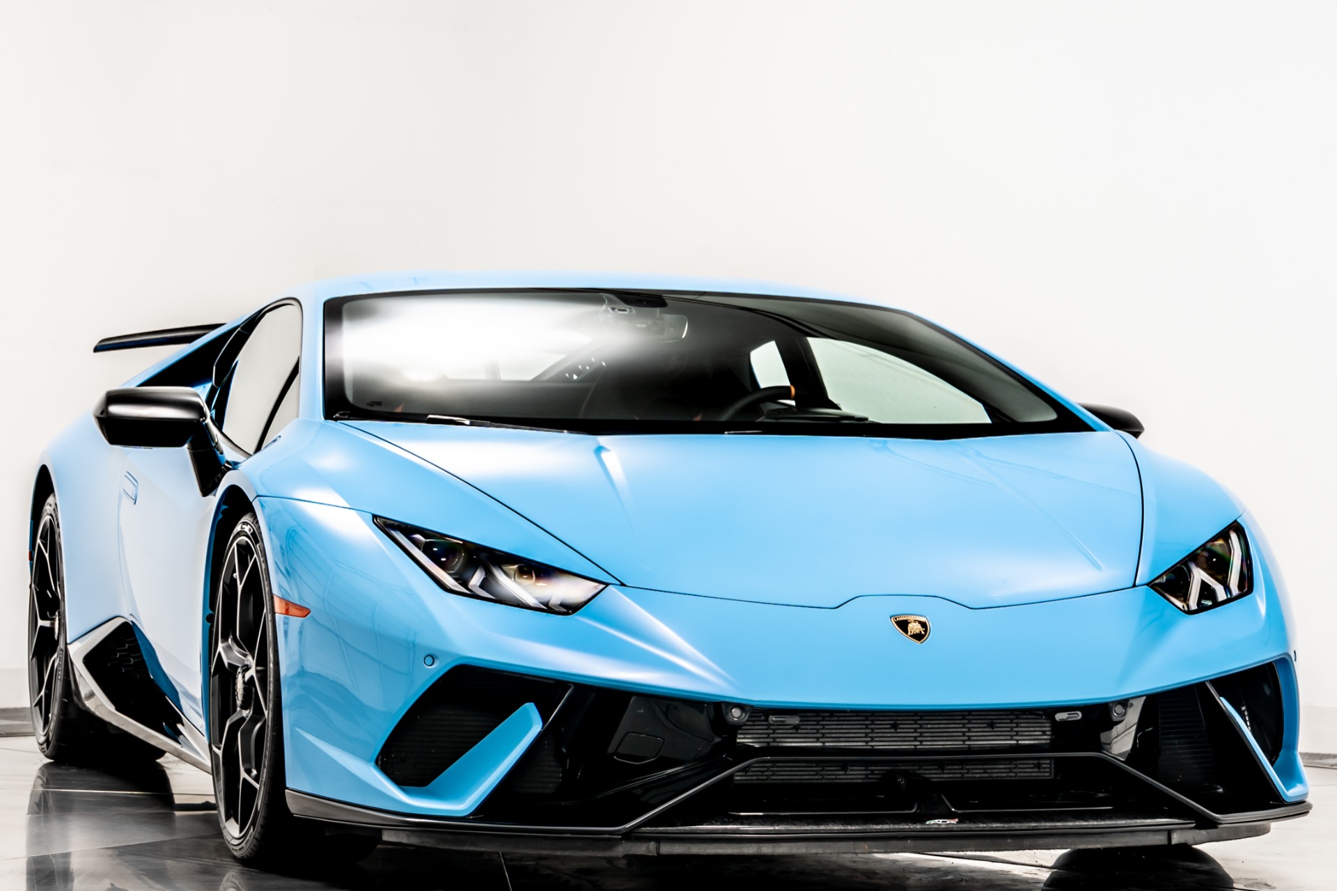 Blu Cephus Lamborghini Huracan LP 640-4 Performante with Nero