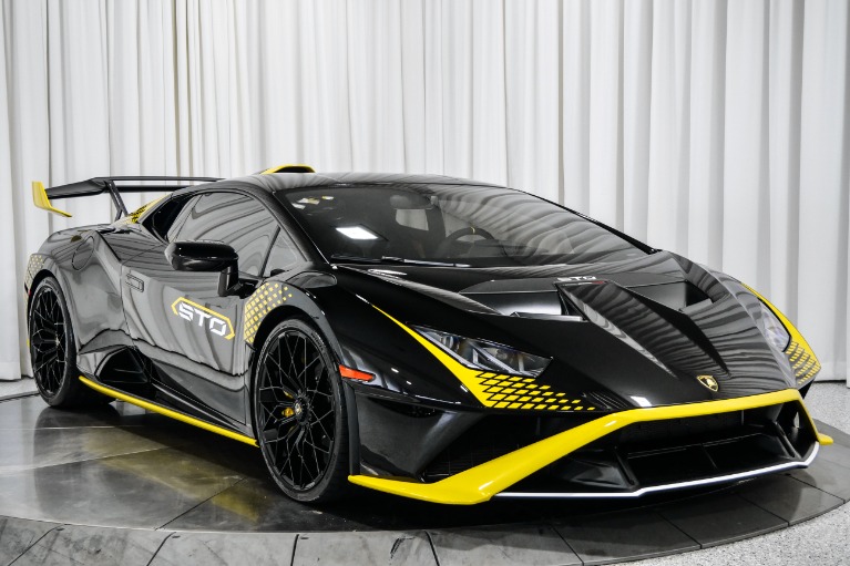 Nero Noctis Lamborghini Huracan STO with Nero Cosmus with Giallo