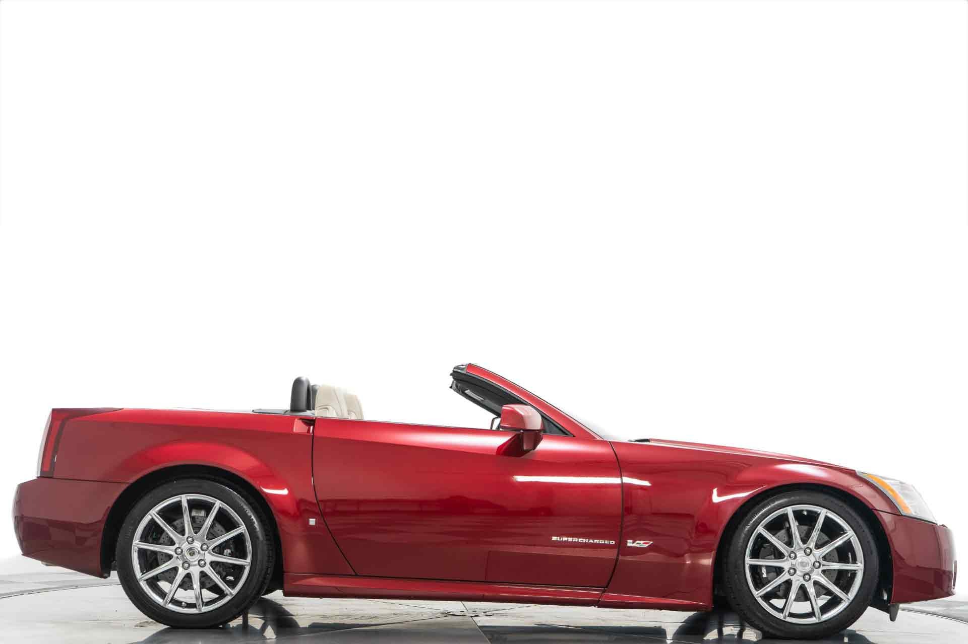 ダヴィッド・レクラパール　ラストル　NV15 （ロゼ） 2015 Infrared Cadillac XLR-V -Rare Supercharged Model, Low Miles, One