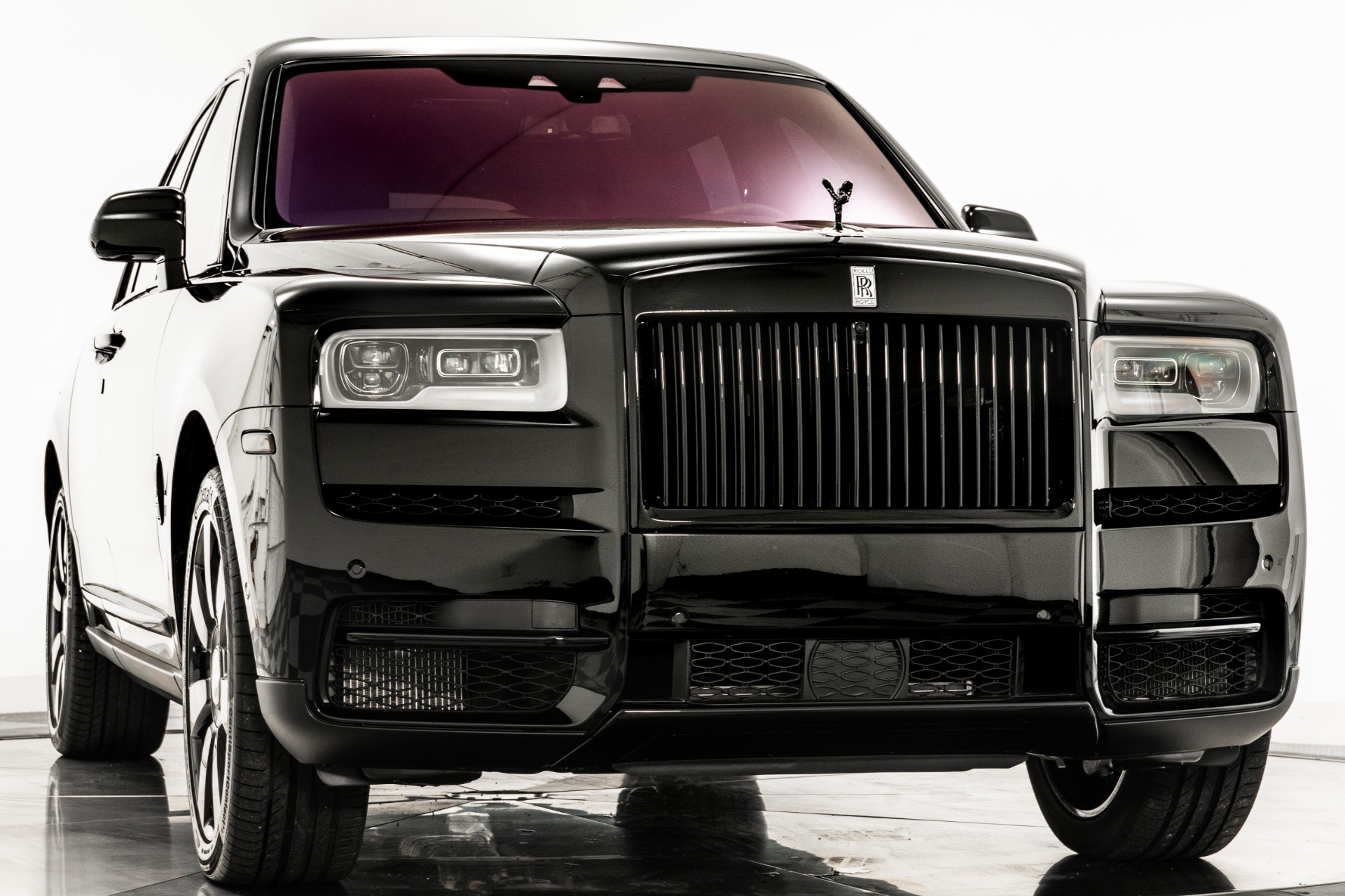 2022 Rolls-Royce Cullinan SUV Digital Showroom