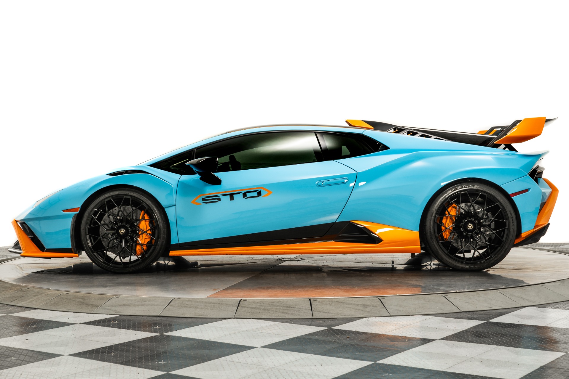まりん mamorino4 ブルーandイエロー Blu Laufey Lamborghini Huracan STO with Nero Cosmus Interior For