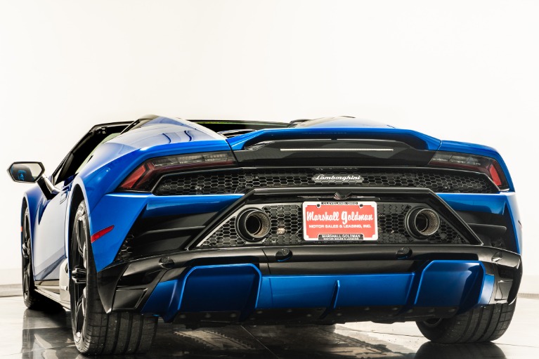 Blu Nethuns Lamborghini Huracan EVO RWD Spyder with Nero Ade