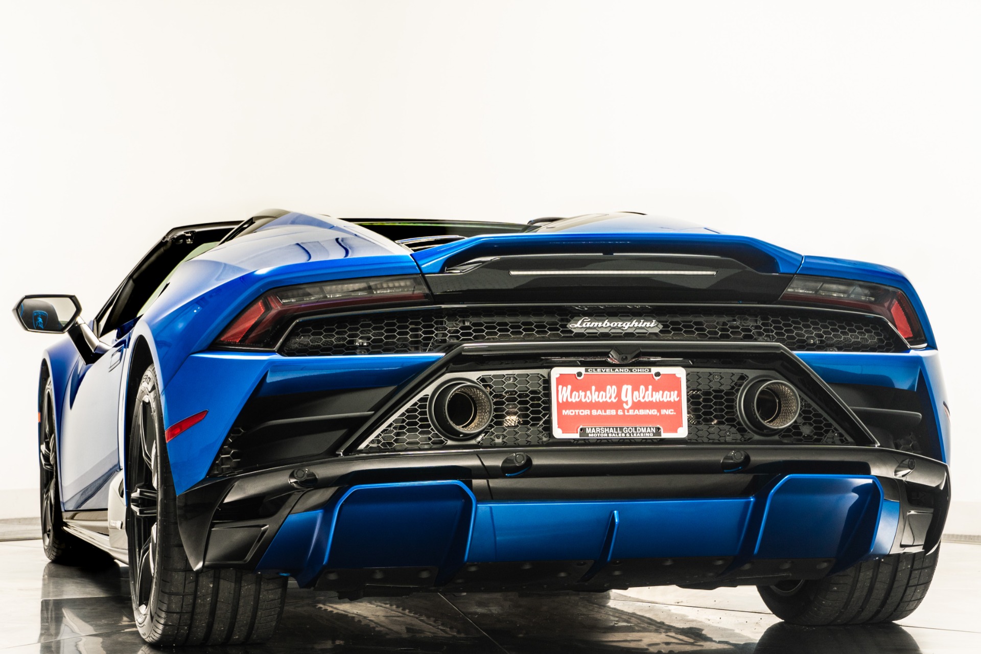 Blu Nethuns Lamborghini Huracan EVO RWD Spyder with Nero Ade