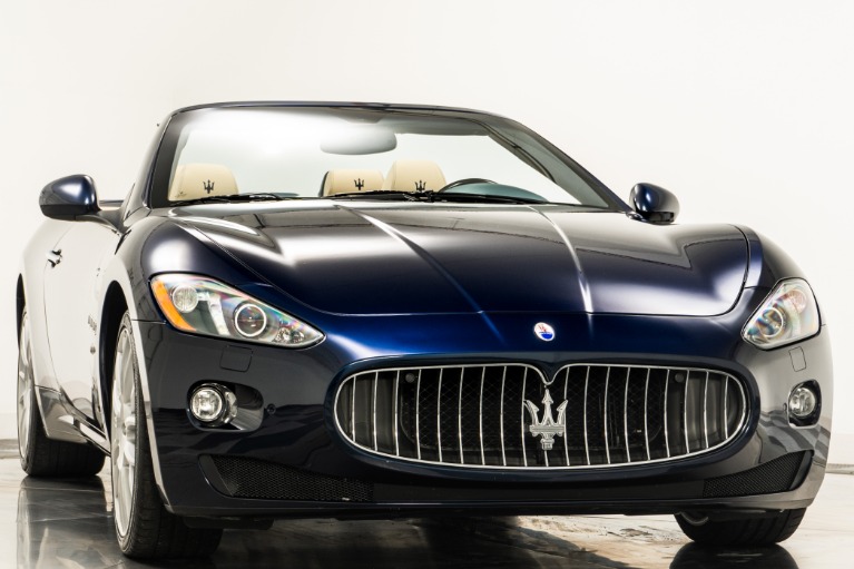 Blu Oceano Maserati GranTurismo Convertible S with Pearl Beige