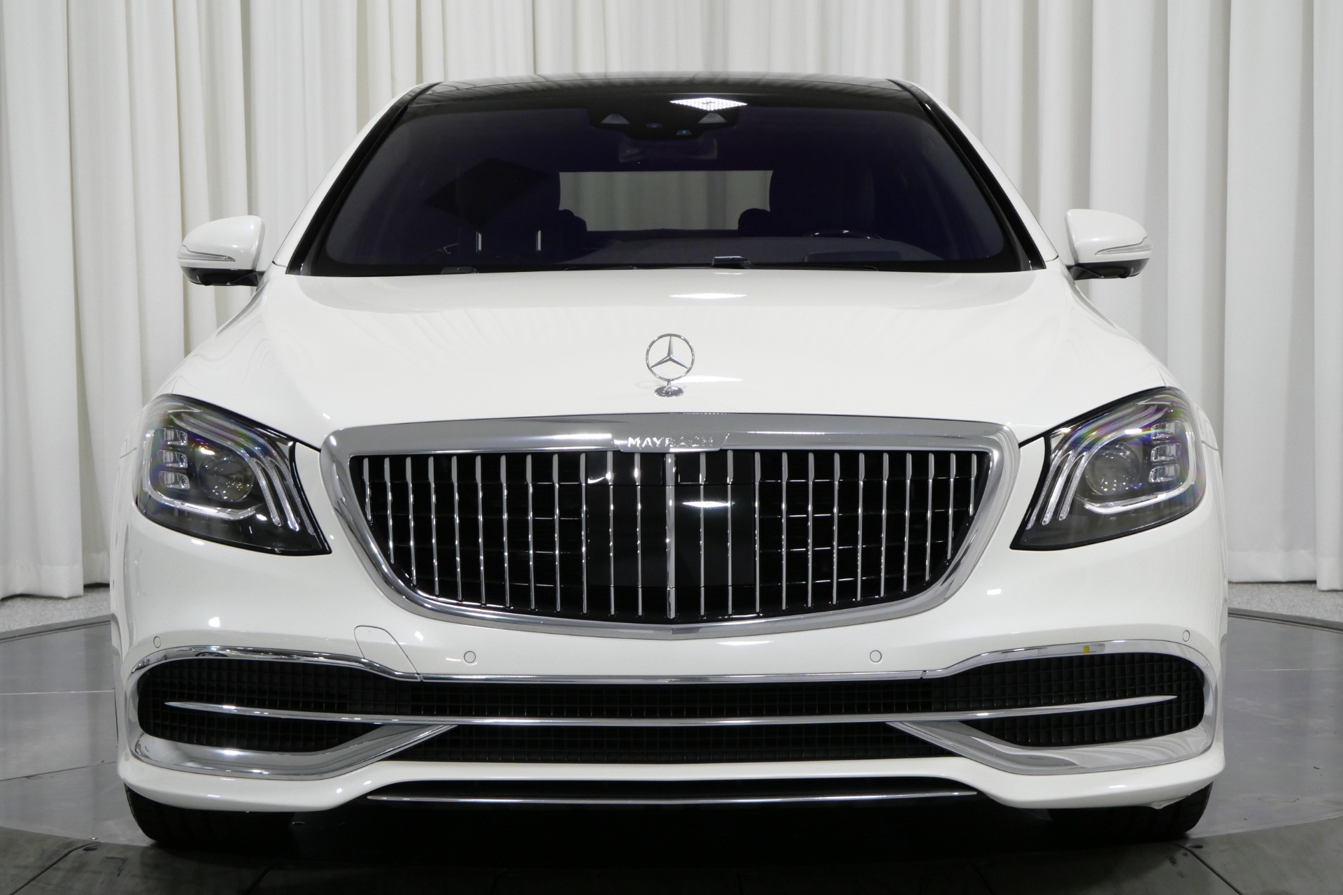 designo Diamond White Metallic Mercedes-Benz Maybach S 560 4MATIC