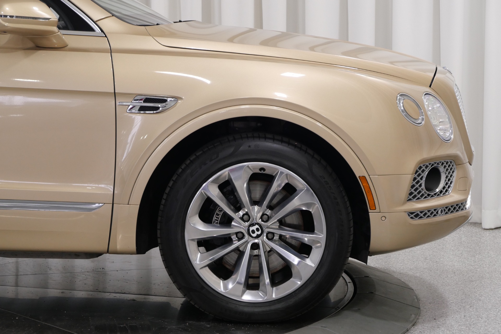 Used 2018 Bentley Bentayga Onyx Edition W12 For Sale (Sold