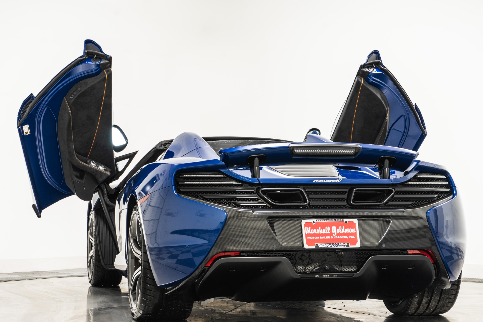 Aurora Blue McLaren 650S Spider with Carbon Black Interior For