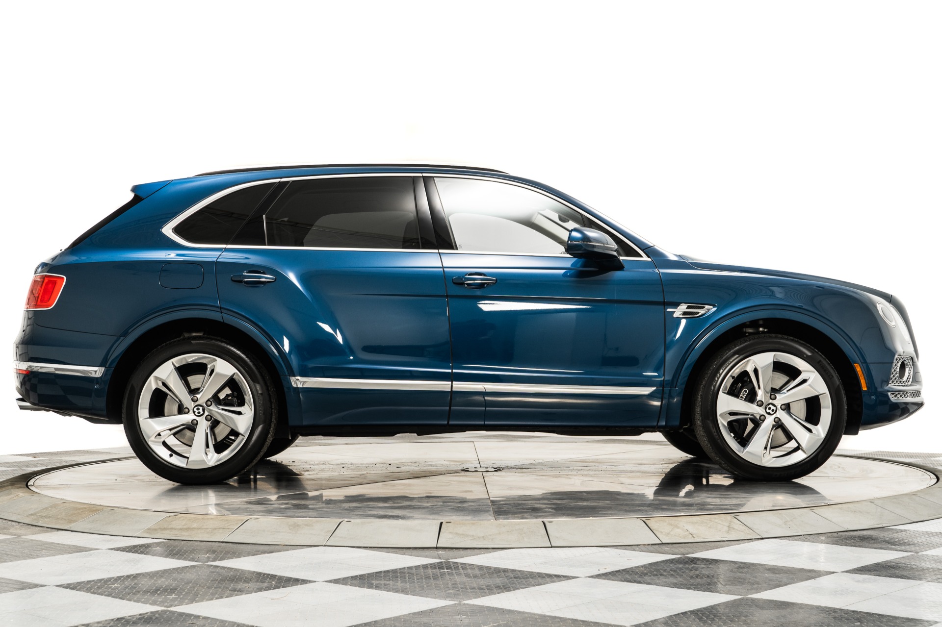 Used 2017 Bentley Bentayga W12 For Sale (Sold) | Marshall Used 2017 Bentley Bentayga W12 For Sale (Sold) | Marshall