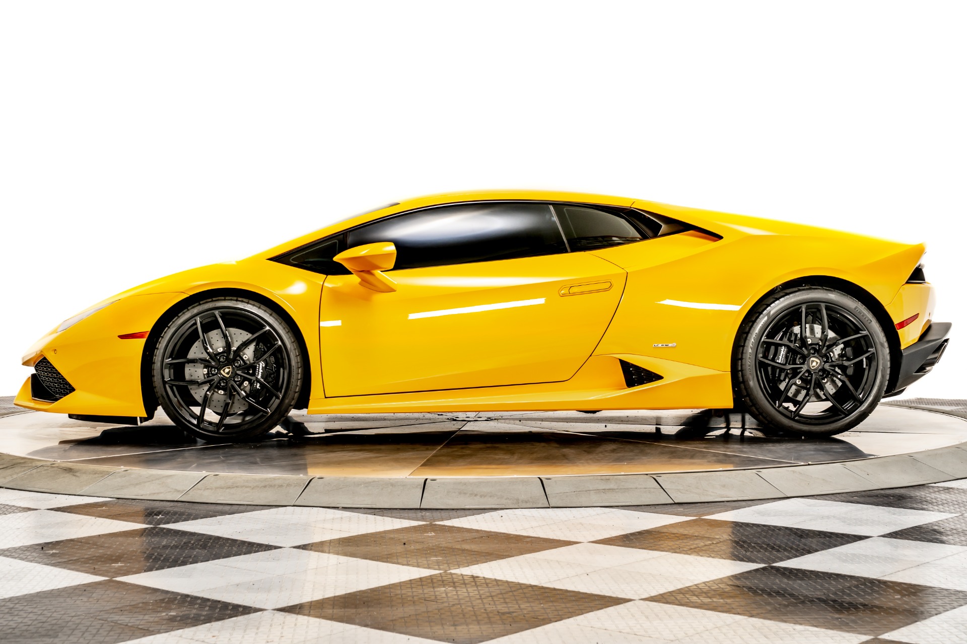 Giallo Midas Lamborghini Huracan LP610-4 with Nero Ade Interior
