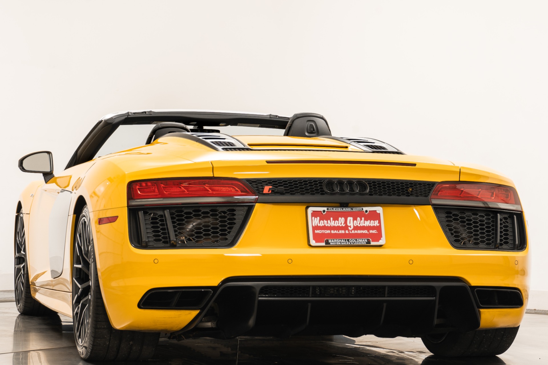 ホットウィール　2018 アウディ R8 スパイダー イエロー　8カーパック限定 ホットウィール 2018 アウディ R8 スパイダー イエロー 8カー