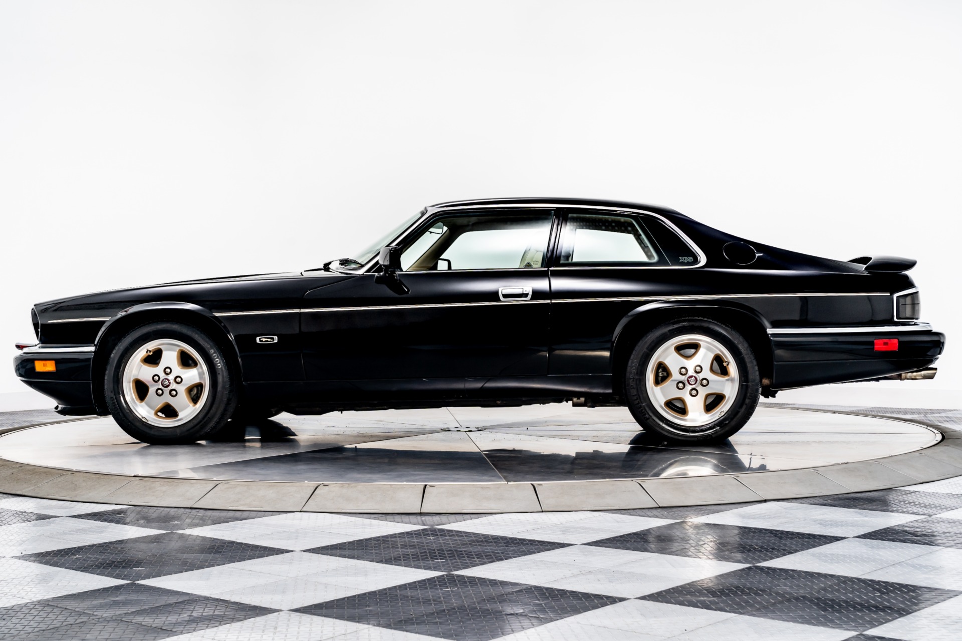 Black Jaguar XJS V12 Coupe with Cream Interior For Sale - Stock