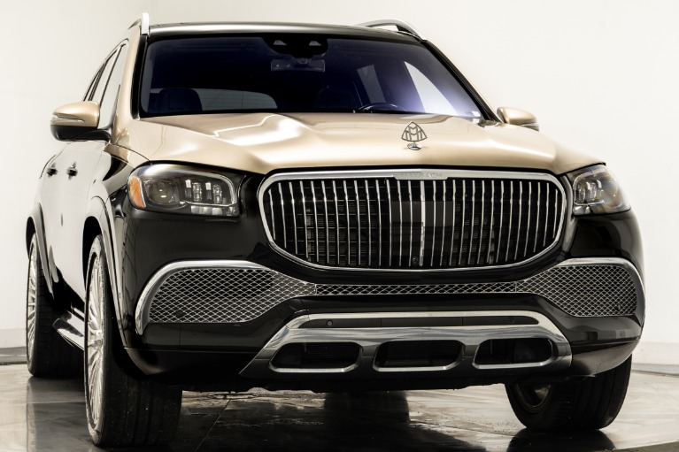Obsidian Black Metallic/Kalahari Gold Metallic Mercedes-Benz