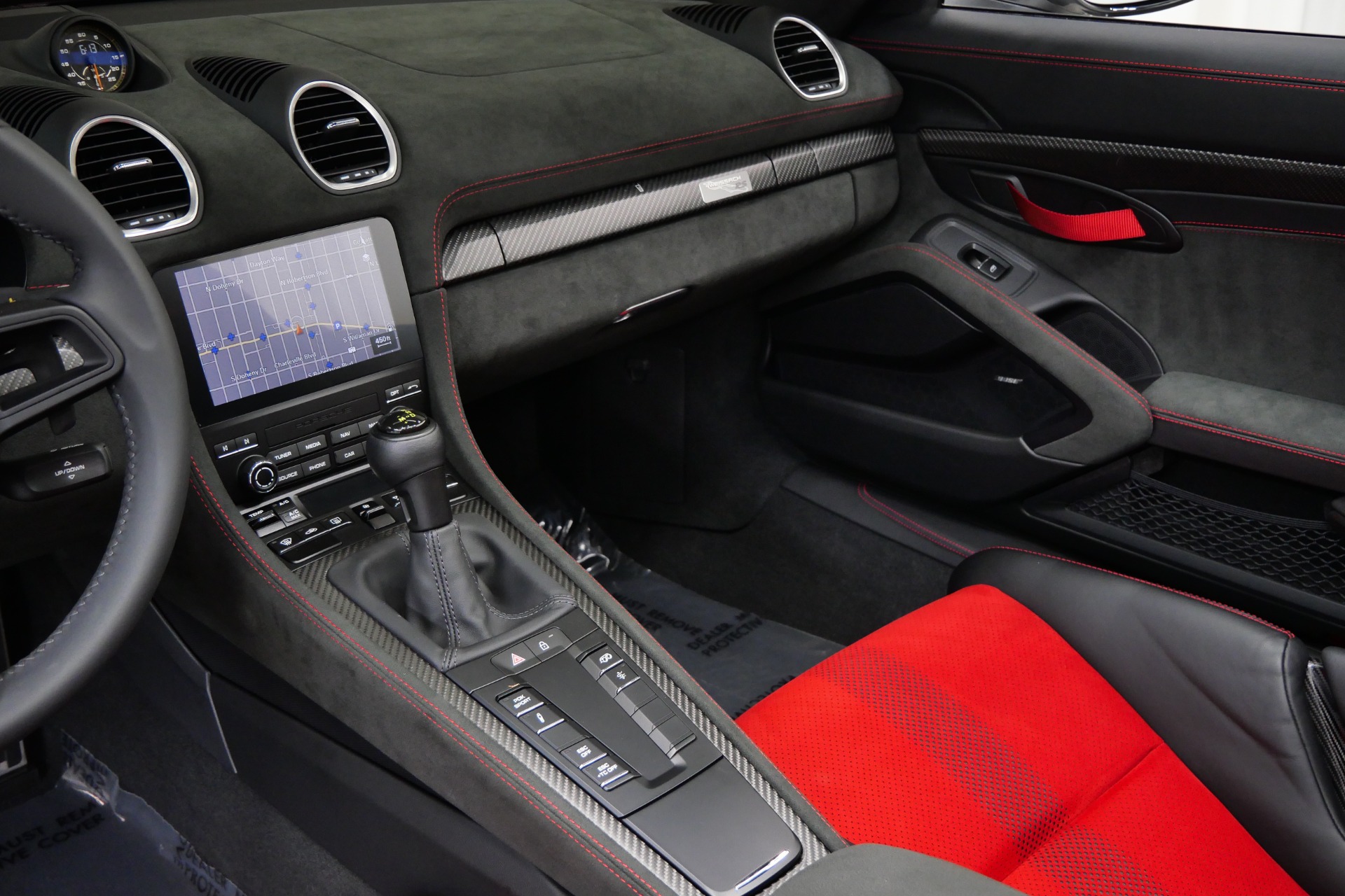 2024 Porsche Boxster Spyder photo 28