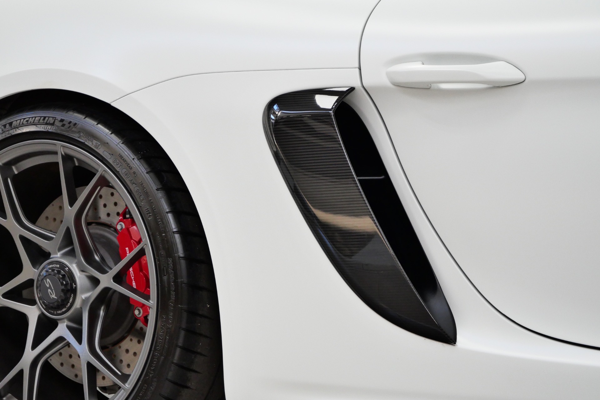 2024 Porsche Boxster Spyder photo 38