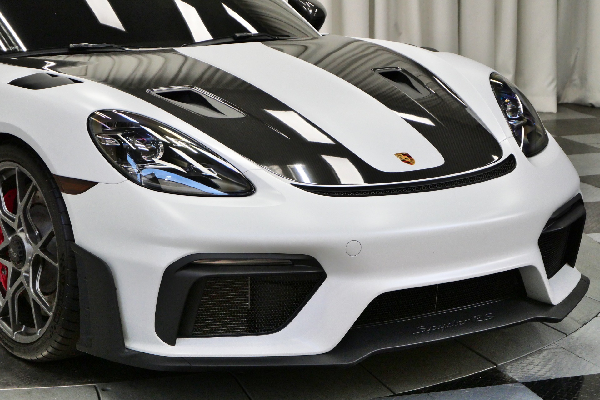 2024 Porsche Boxster Spyder photo 39