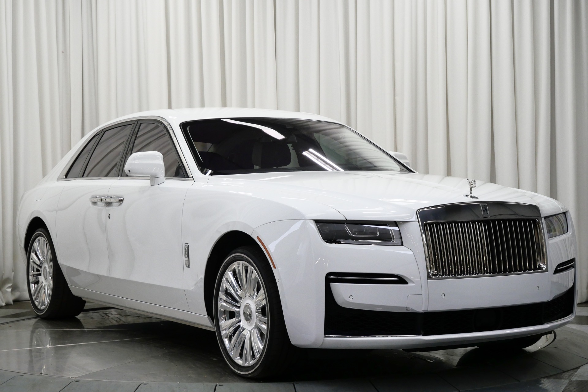 Arctic White Rolls-Royce Ghost with Black Interior For Sale