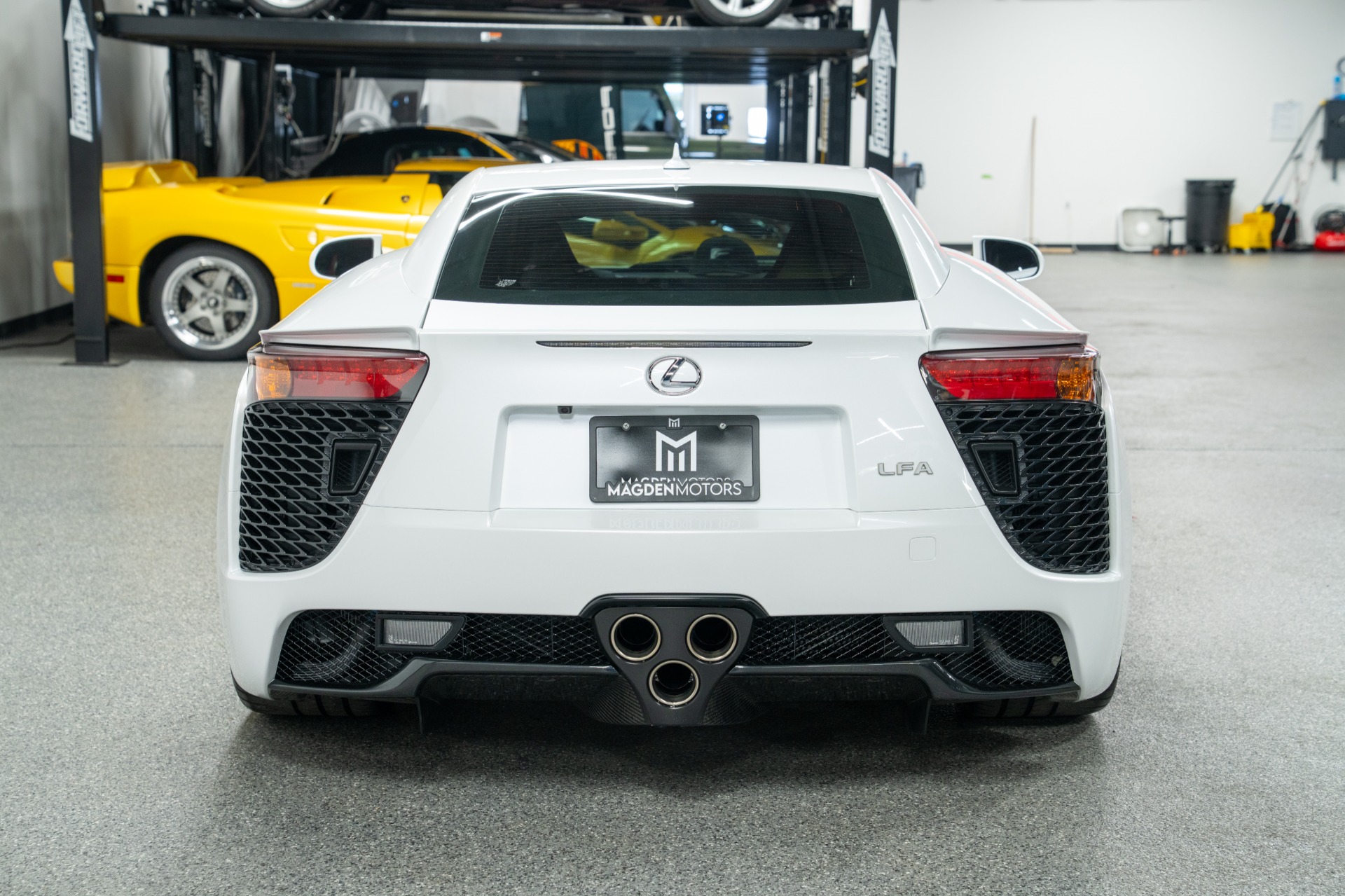 2012 Lexus LFA photo 3