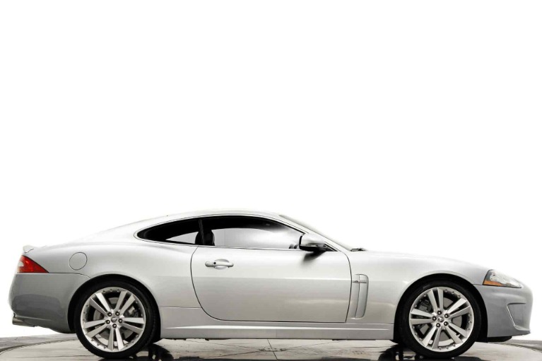 Liquid Silver Metallic Jaguar XK R with Warm Charcoal / Ivory